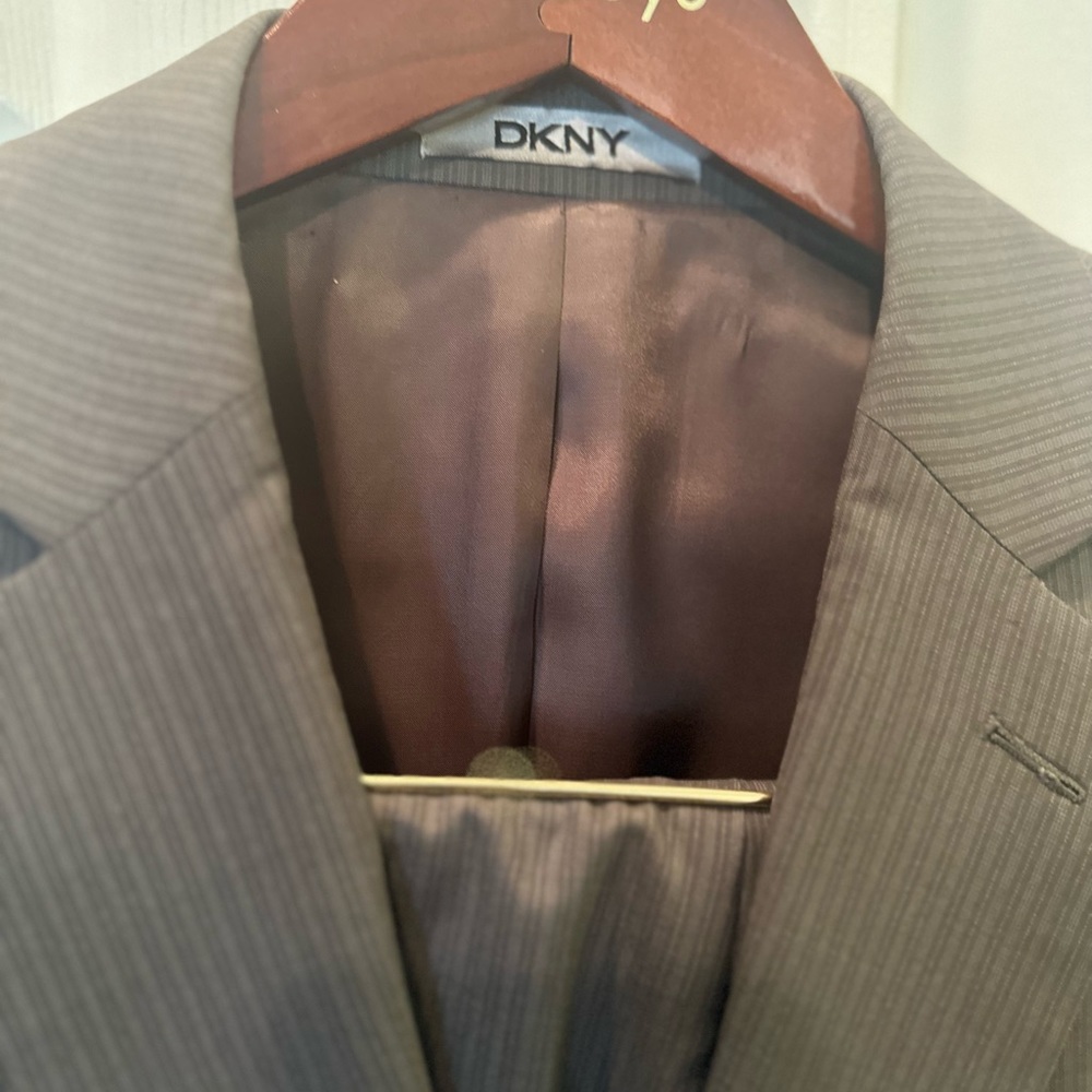men suit, size 42R, pants 36.
